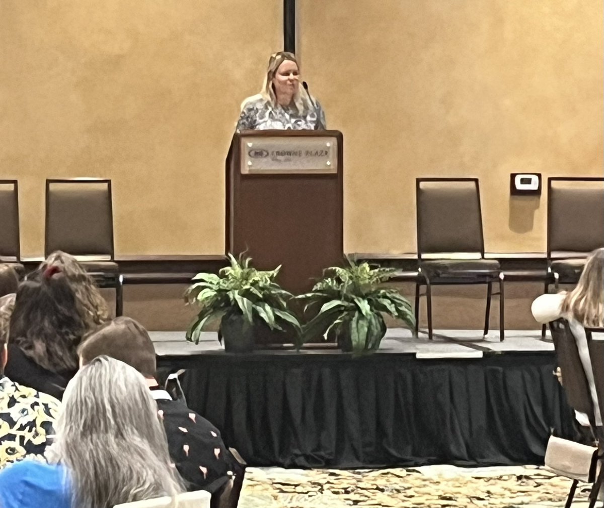 WatsonKCS's tweet image. @KCSReg3Director  giving solid advice to new teachers at the KCS New Teacher Academy! #KCSRegion3