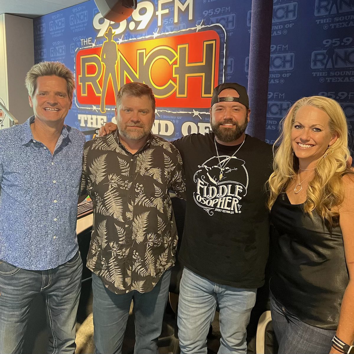 GregSax's tweet photo. 🎸GR8 VISIT w/MIKE RYAN at 95-9 THE RANCH IN FORT WORTH‼️
#MikeRyan #NewSingle #Loser #Longcut #Country #Music #FortWorth #Cowtown @MikeRyanBand @959theranch @TXRecordChick @ShayneHoll @GregSax https://t.co/bLkfaLFGcu
