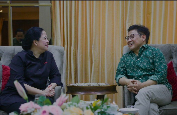 1985Acim's tweet photo. Momen kedekatan Gus Imin dan Puan Maharani.  Gus 
@cakimiNOW
 sudah dianggap kakak oleh 
@puanmaharani_ri

#DiplomasiKikilJombang
#GusIminPKBsatu https://t.co/spQGho4pIL