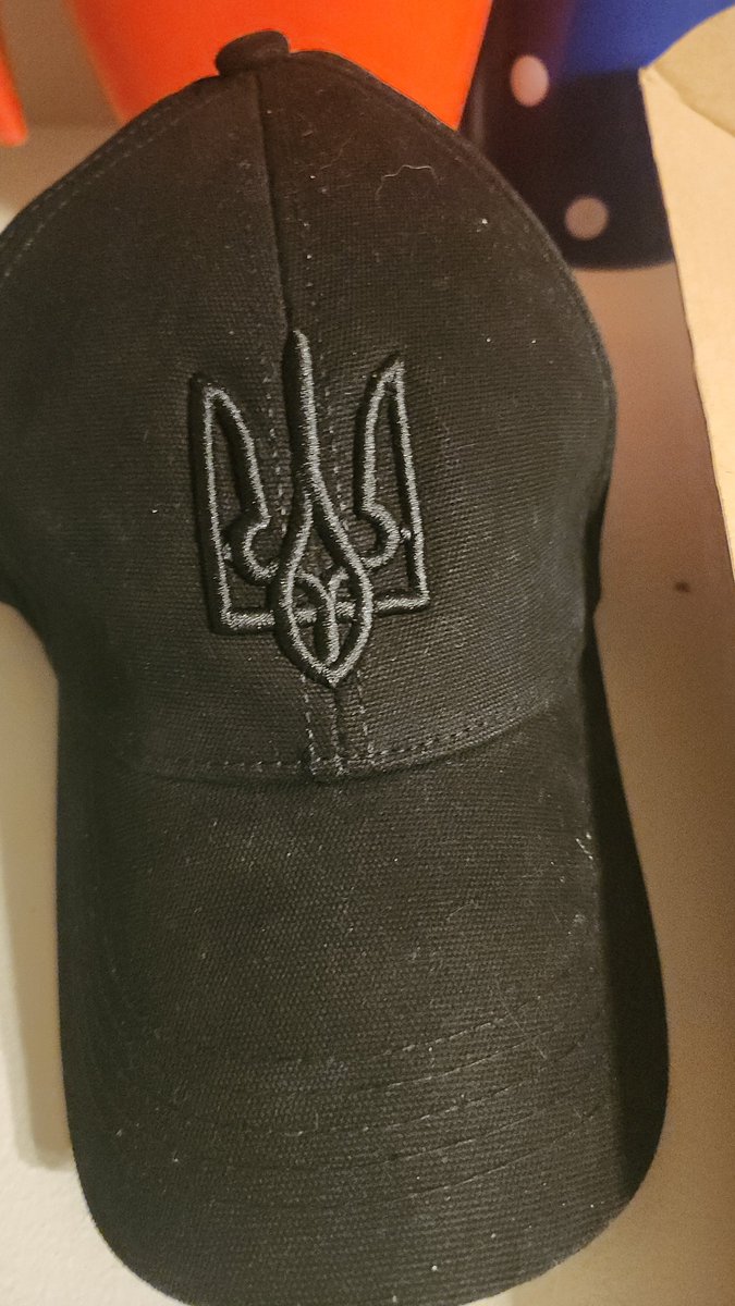 Our Ukranian friends gave Travis a gift. They say it's their symbol like the maple leaf. 

She also said Duke was her first Canadian friend 🥰