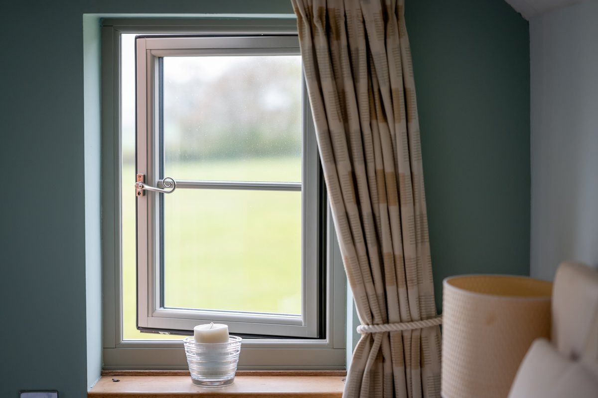 residence9's tweet photo. 16 new R9 windows and 2 new doors in Sage. Traditionally elegant flush exterior and stylish decorative interior gives R9 its classic aesthetic.

@Fairmitreshrops
@HWLWindows

https://t.co/2sKcRIEilw

#R9 #sage #uvalues #timberalternativewindows #installer #fabricator https://t.co/2caW4LpaCy