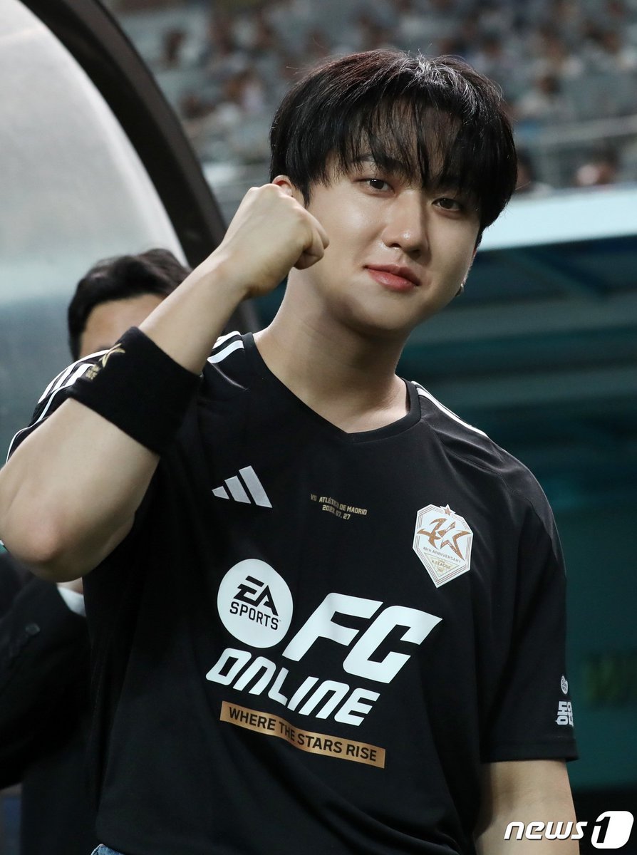 StrayKidsGlobal's tweet photo. [PRESS PHOTOS] (1)
2023.07.27

Stray Kids #Changbin for K League vs Atletico Madrid kick-off event

CHANGBIN FOR COUPANG PLAY SERIES
#ChangbinSpecialKickOff
#창빈이_줏대있게_시축해
#창빈 @Stray_Kids https://t.co/brynavFUl6