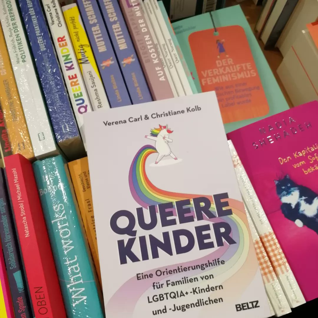 Heute und morgen könnt ihr noch eure Urlaubs- und sonstige Lektüre bei uns holen, ab 31. Juli bis 20. August machen wir Sommerpause! #ChickLit #feministischlesen #bücher #Urlaub #sommer ❤️🧡💛💚💙💜