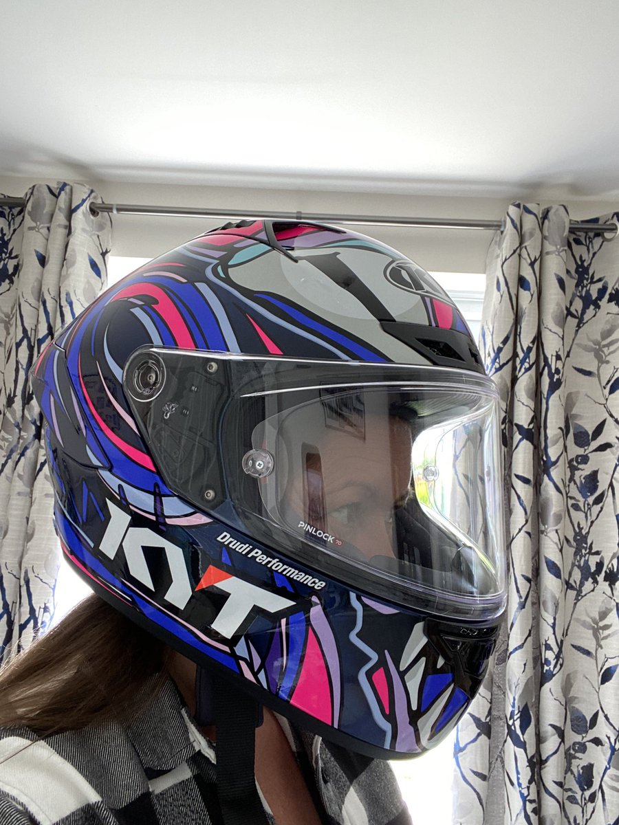 mandysportpics's tweet photo. My new helmet has arrived @Bestia23 @ReactiveParts #kyteurope 
So excited to wear it. Keeping my fingers crossed for decent weather for @SilverstoneUK @MotoGP 🤞🇬🇧☀️🏍️🏁 https://t.co/TO5Tw160VB