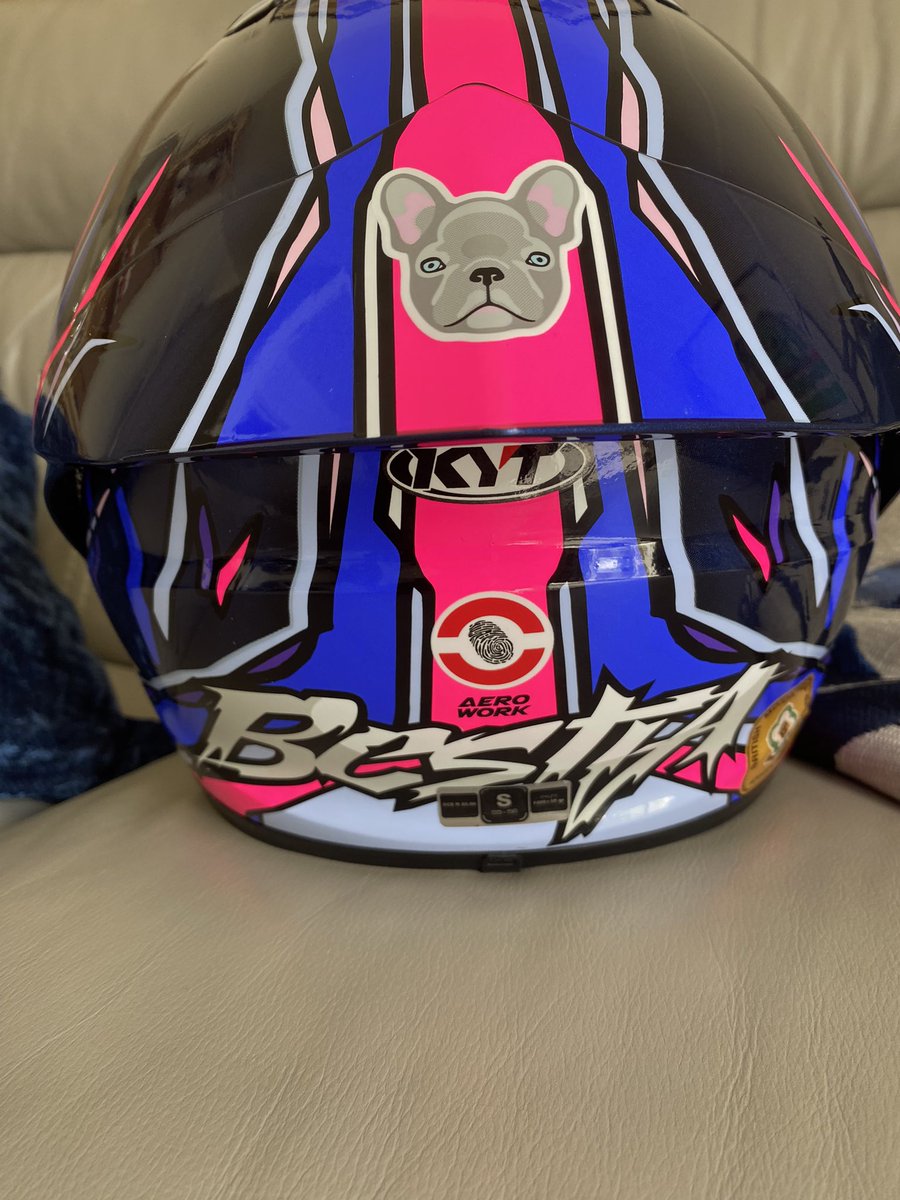 mandysportpics's tweet photo. My new helmet has arrived @Bestia23 @ReactiveParts #kyteurope 
So excited to wear it. Keeping my fingers crossed for decent weather for @SilverstoneUK @MotoGP 🤞🇬🇧☀️🏍️🏁 https://t.co/TO5Tw160VB