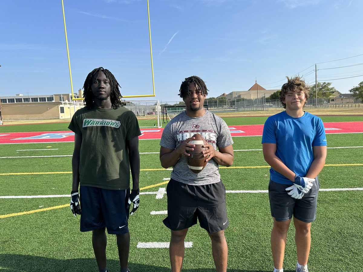 CalvinLDavis3's tweet photo. #Wednesday Pt 1 We had a great time sharpening our discipline and getting at least 1% better!  Outstanding job Qbs & WRs!  @nsmesports #ShowTimeSzn @ForwardTogether #ForwardAlways @JRico1223 @BraydenFucuals @8CalebJ @jamesholton2027 @JaylinHawkins02 @Trey_qb6 @AjackAguek @RouteEmUpX