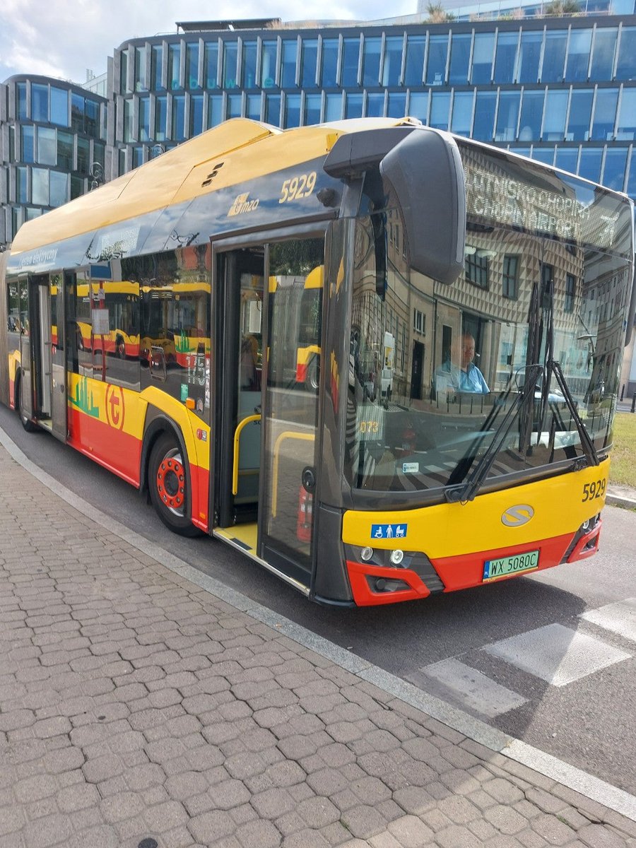 DavidLouisII's tweet photo. Bus to Lotnisko Chopina (@ Plac Piłsudskiego) https://t.co/GEsM6duaOV https://t.co/tPv8nKapCG