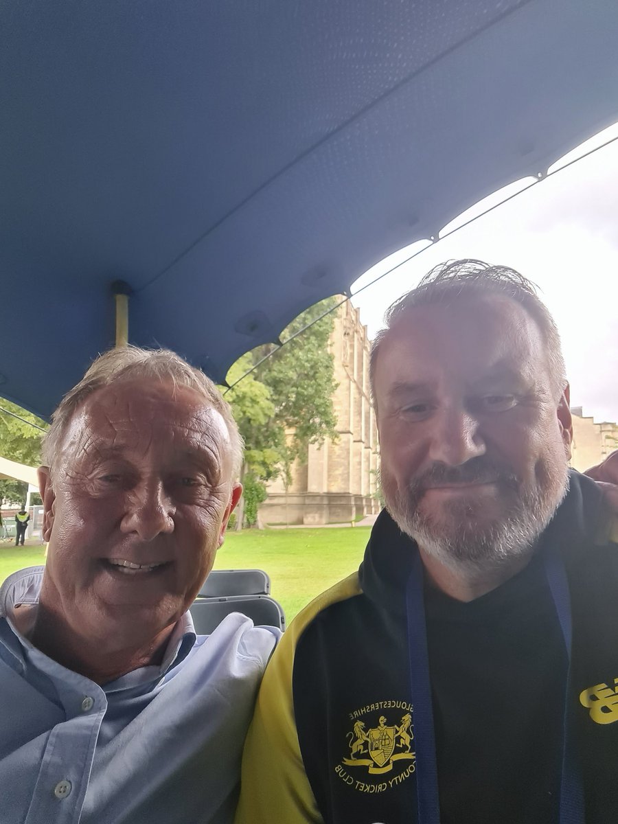 TheMiddleStump's tweet photo. Very amusing morning with my mate Andy Brassington in the marquee @finderskeeperss https://t.co/cNZsaOTE20