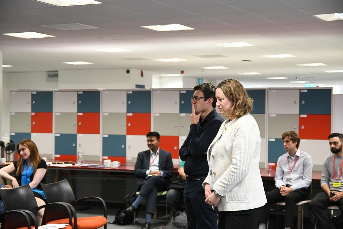 ONSfocus's tweet photo. This week the UK’s Deputy National Statistician @MrsRourke1 was joined by @uksciencechief, Dame Angela McLean, Mayor @AndyBurnhamGM and other local leaders at the @ONS’s new #Manchester hub, to discuss our mission to build greater #data partnerships in the region 🤝 https://t.co/zSdlUGJWUp