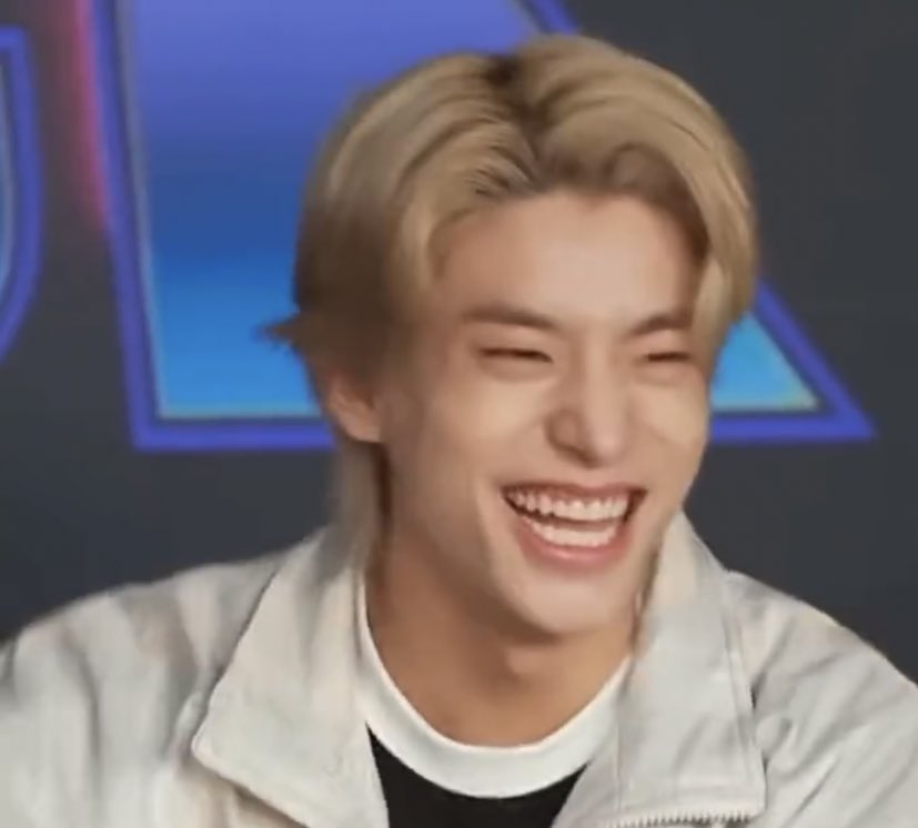 15ARCHIVEz's tweet photo. he is this 😆😆 emoji literally #ENHYPEN_JAKE https://t.co/PFmZpF1K3o
