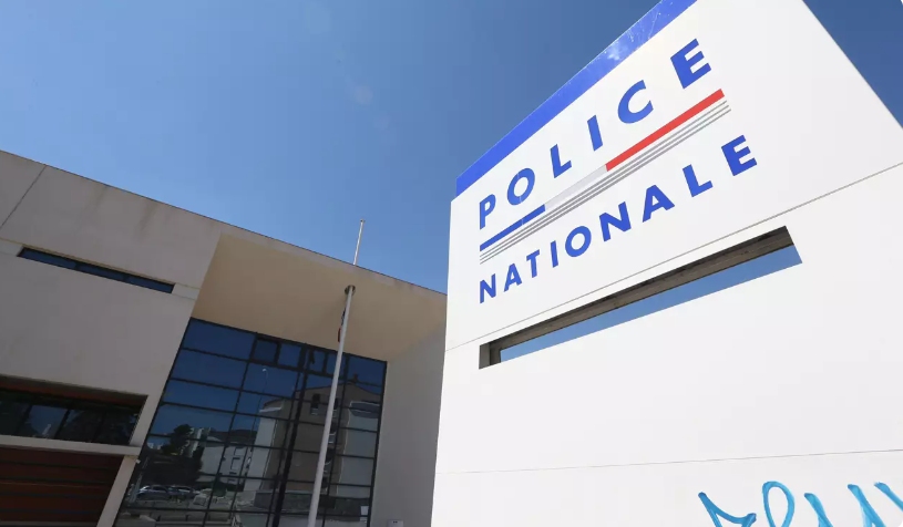 VMdraguignan's tweet photo. Après #Toulon et La #Seyne, la #grogne policière gagne le commissariat de #Draguignan
#Var #Police #Dracenie #RegionSud @PoliceNat83
https://t.co/Ou7n3IPn7u https://t.co/fNflQfAMoK