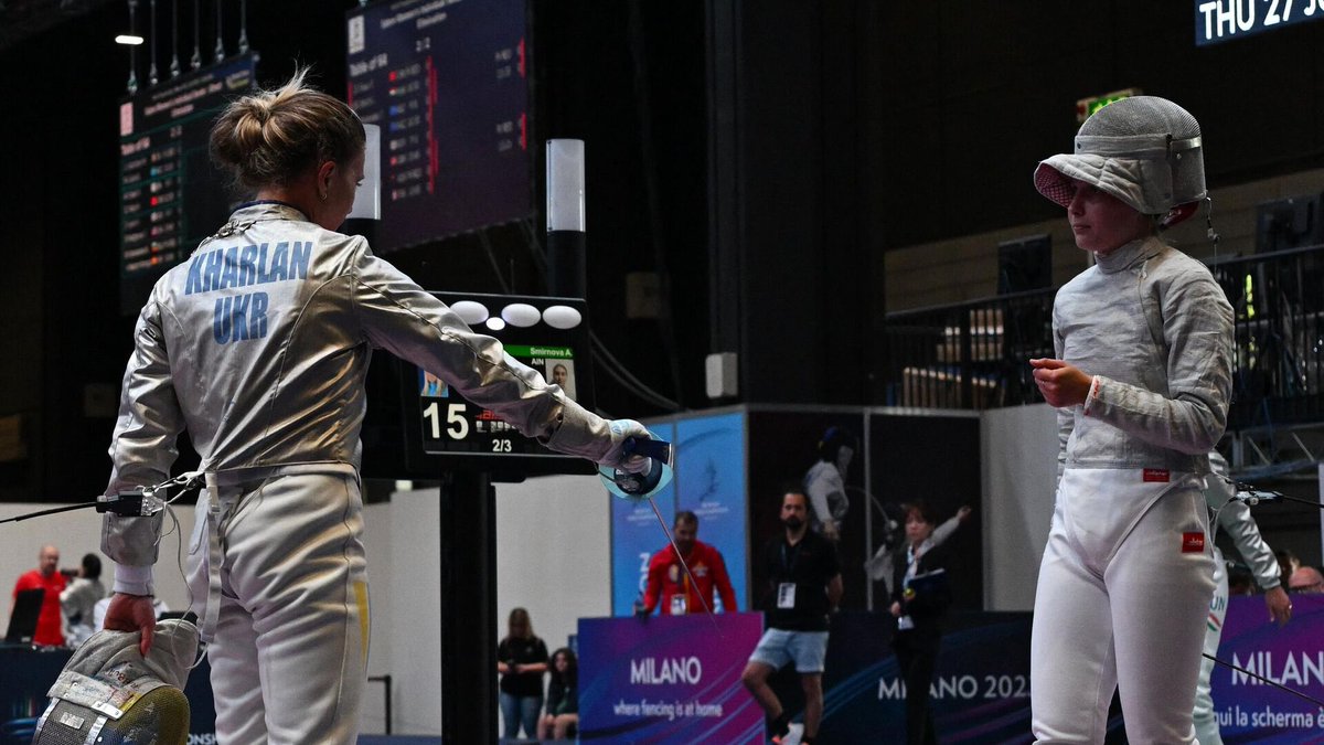 Anna Smirnova lost the fair competition and decided to play dirty with the handshake show. This is exactly how Russian army acts on the battlefield. Olha Kharlan won the fair competition and showed dignity. I urge @FIE_fencing to restore Kharlan’s rights and allow her to compete.