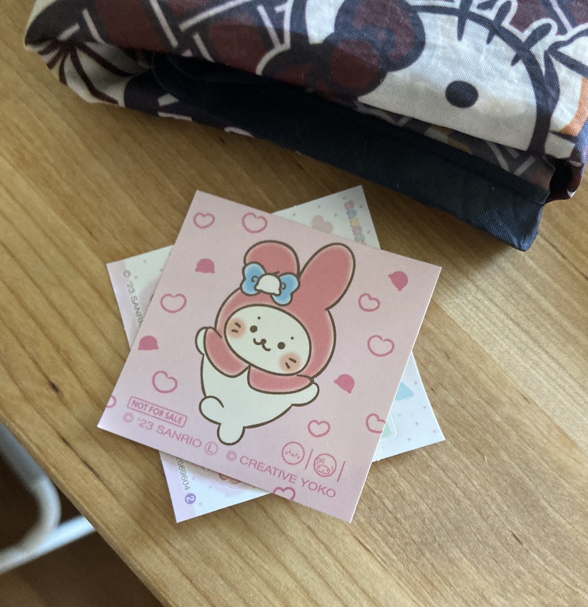 passionbaru's tweet photo. 家に帰ったら謎の生物が
なんぞこれ... https://t.co/9LIQLPQQu9