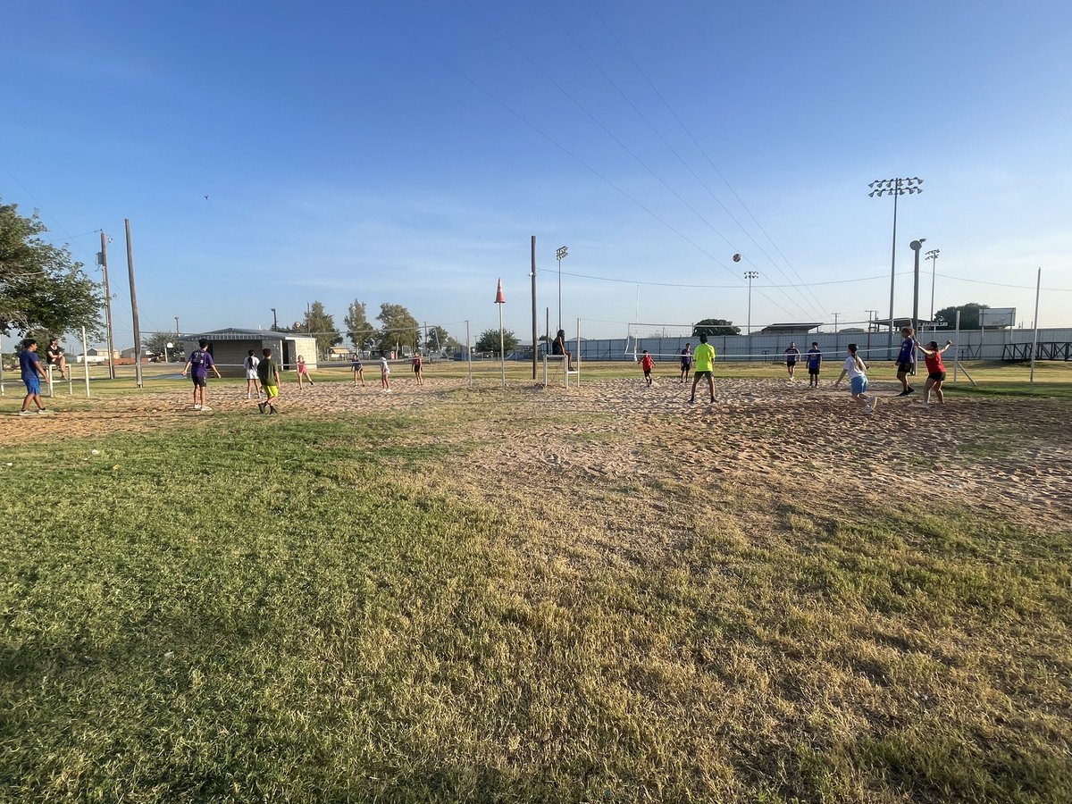CoachPahl's tweet photo. End of summer XC run, watermelon, and sand volleyball fun! Mandatory workouts begin on Monday! 👟 @JordanClack3 @CoachJesseRizo https://t.co/SlMwUsOzyP