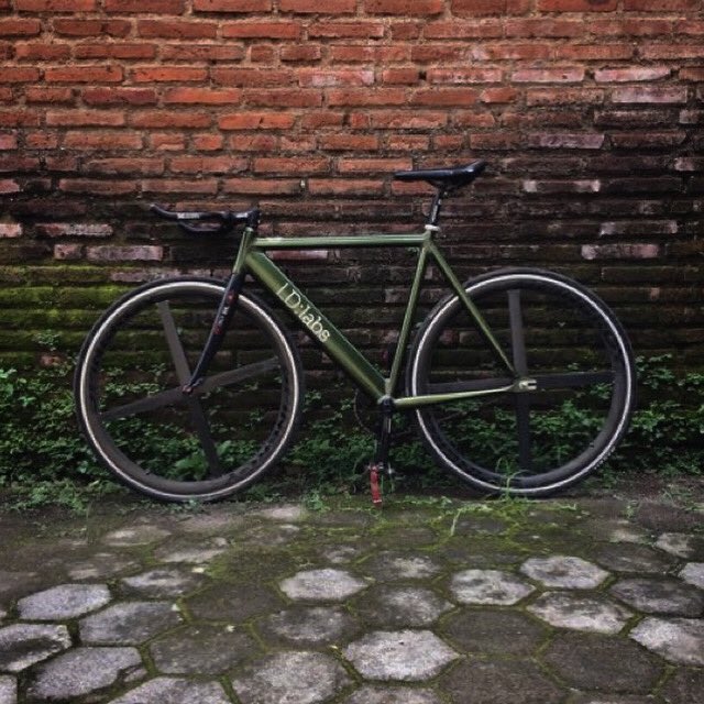 angsapista tweet media