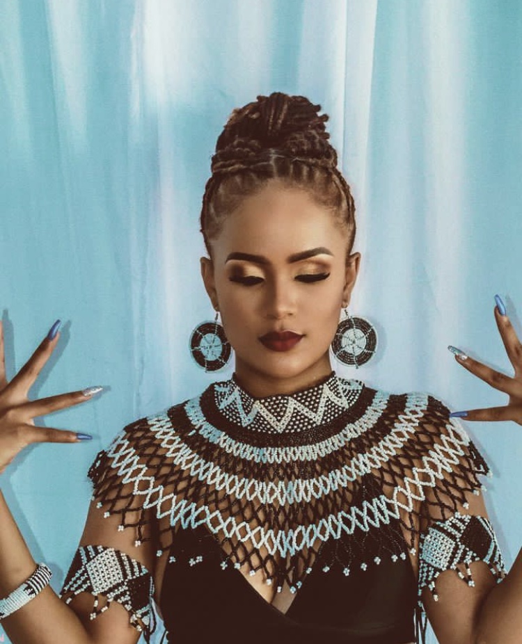 Thandi_Maleka's tweet photo. She continues to propel forward. It's been about a year into her music career as an entertainer, vocalist, song writer, music producer, creative director and author. I've never been a more proud stan. Black women deserve all good things. 💕
#Venuss 
#PlainSightAlbum https://t.co/SVE6akyI2C