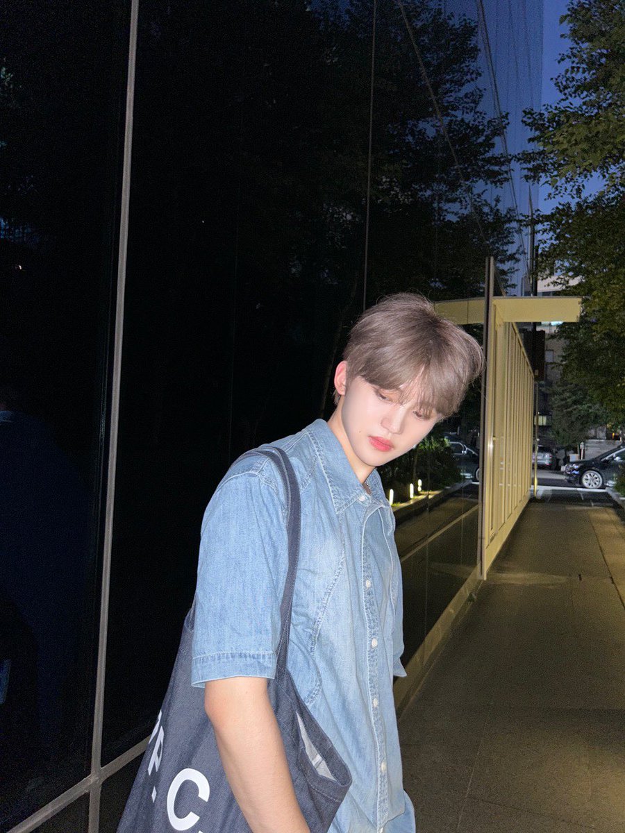 LUN8_members's tweet photo. [#도현]
Daily💙🤍

#루네이트 #LUN8 https://t.co/3lWSc3nLgN