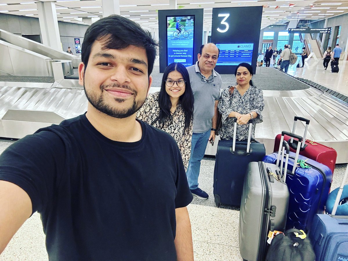 vyas67's tweet photo. Life may be tough at few points, but DESTINY is not created by the SHOES we wear but by the STEPS we take... #familyreunion #USTrip https://t.co/hy4buP2mV0