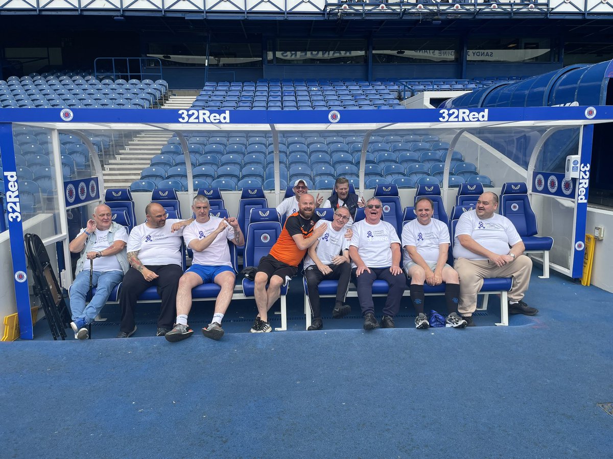 gregordow's tweet photo. @SAMHtweets Changing Room Extra Time @RFC_Charity cohort 2 complete! A superb 12 weeks with a great bunch of men who are increasing positive behaviours into their lifestyle. Sublime banter &amp; camaraderie despite our (very different) choices of football team! Well done men!🧡🧠💙⚽️ https://t.co/ZRzE2Pu3ab