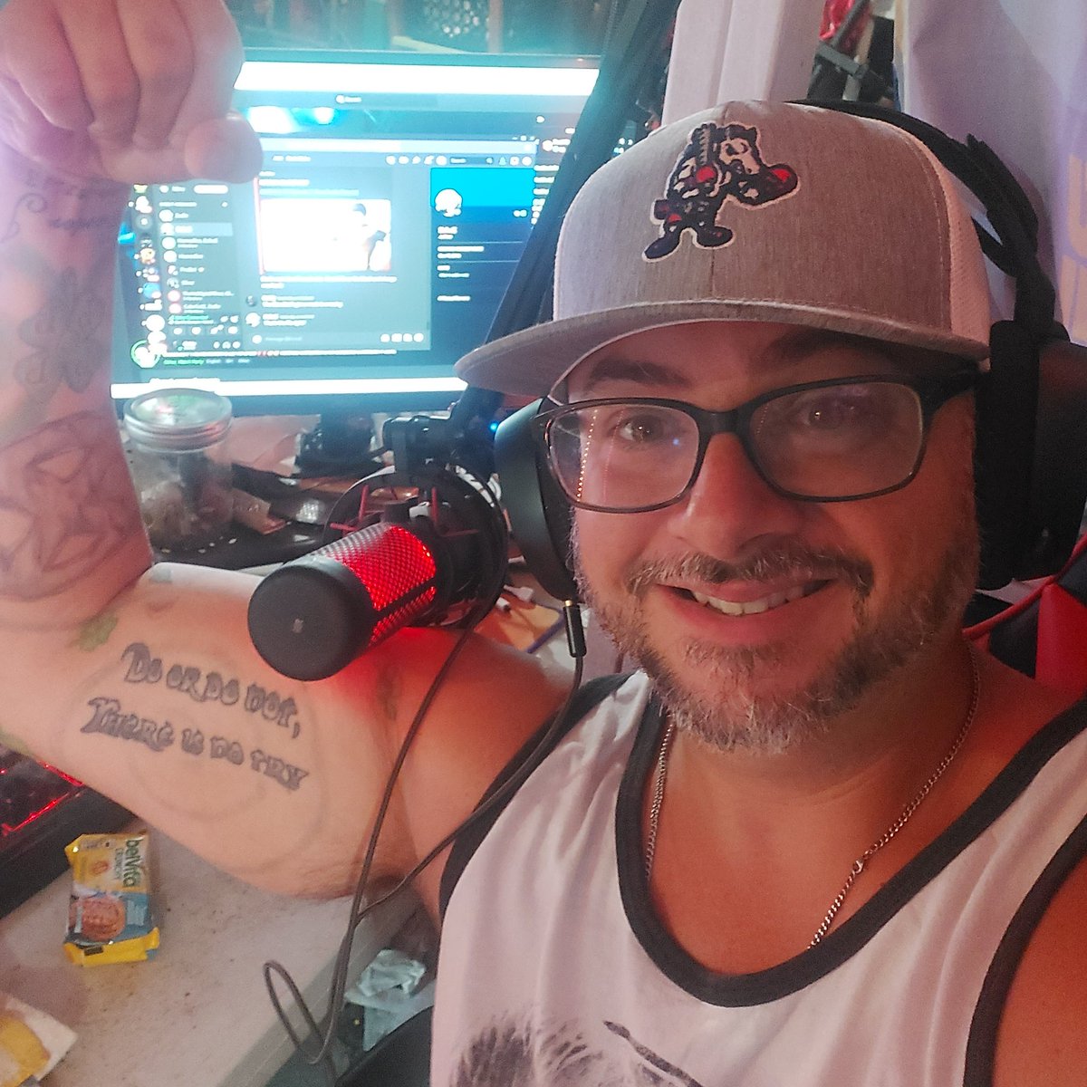Arm Day Thursdays. Sometimes, you just got to flex on em!   Hanging out on <a href="/kick/"></a>, stop by and say hi.  

kick.com/xgoldyx

#Narakabladepoint #aew    #KickStreaming #KickArmy #KickStreamers