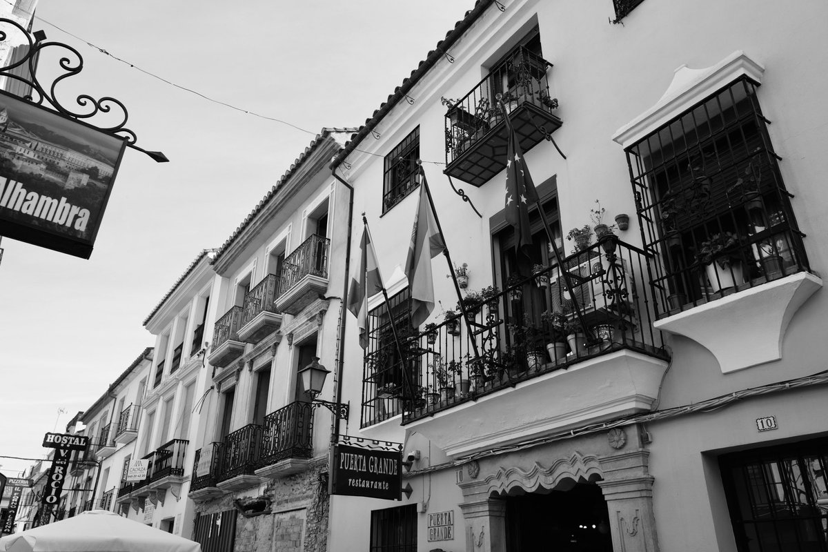finbuchanan's tweet photo. A wander through Ronda.
We took a long scenic drive up into the mountains to the beautiful town of Ronda. The views from its elevated position were stunning and the bridge built into the deep gorge is a sight to behold.
#ronda #spain #malaga #spanish #town #streetphotography https://t.co/7s46iPGHQy