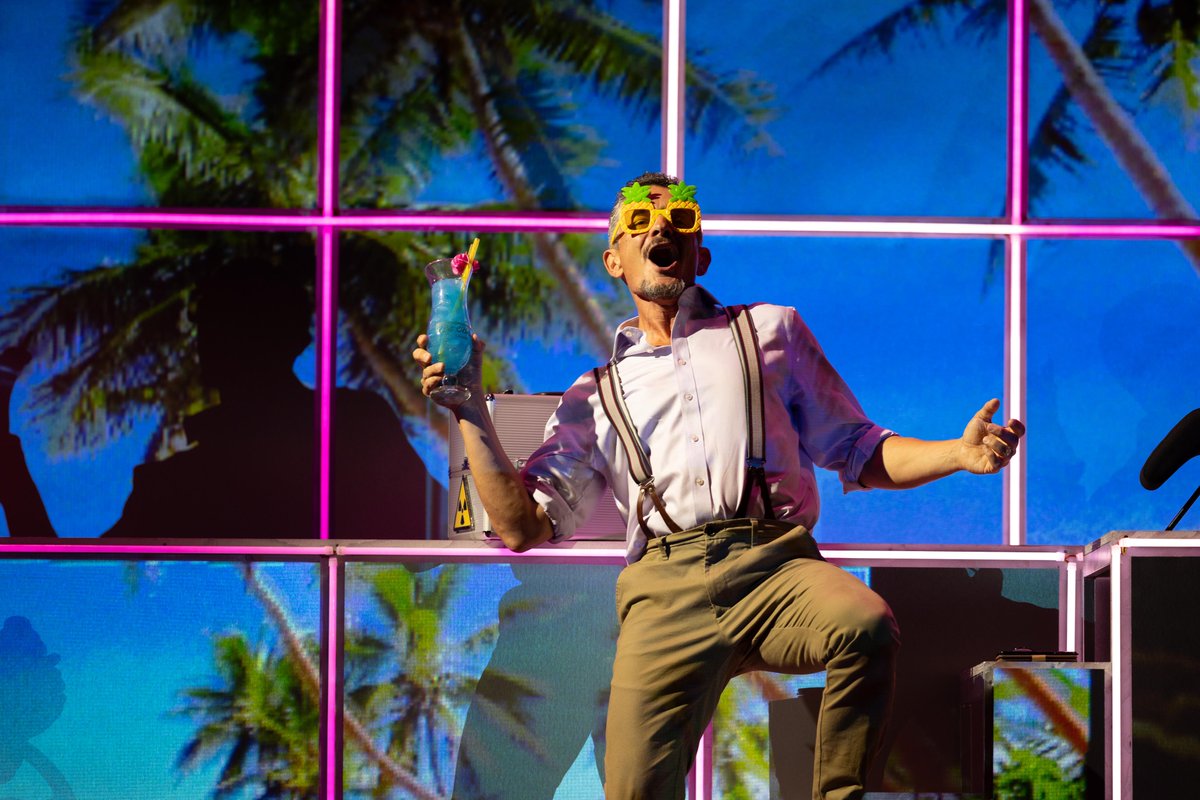 Itching for weekend plans?

Join us tomorrow evening or for our Sunday Matinee for the next two performances of Itch 🍹🧪🔬

Tickets available here: operahollandpark.com/productions/it…