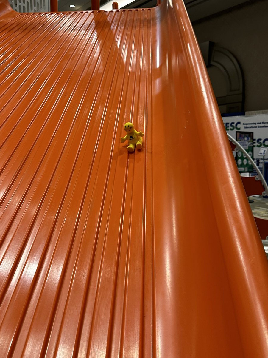 Little Yellow Guy tweet media