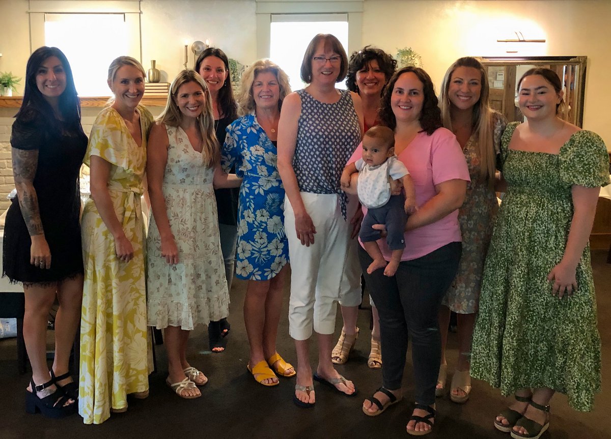 The LBC Crew knows that effective communication starts from within! We work well together and bond over team-building outings, where fun and food are often involved 🤩🍰! Smooth collaboration combines our skills to provide clients with maximum creativity and expertise.