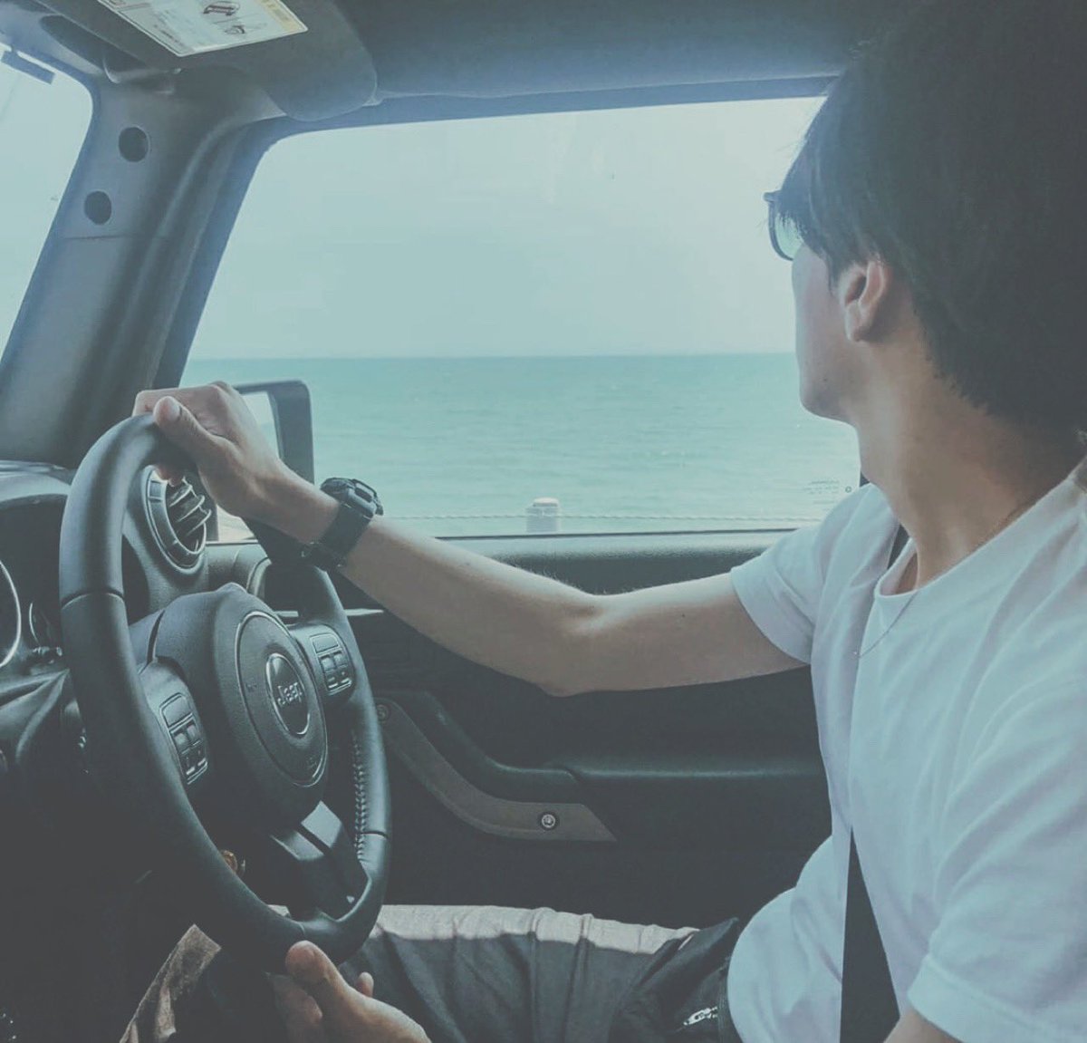 _eito_88's tweet photo. 歳取るとなかなか時間作るの大変だけど、夏はやっぱり海が見たくなる。
着くまでヨダレたらして寝てられる世界観ありがたい。 https://t.co/iA7BSE4ipS