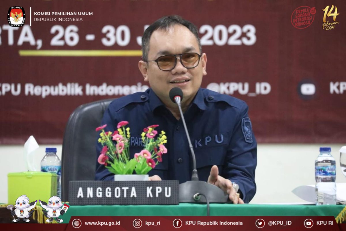 KPU_ID's tweet photo. #TemanPemilih, Anggota KPU Parsadaan Harahap dan Idham Holik @idhamholik77 mengisi materi Orientasi Tugas Anggota KPU Kabupaten/Kota Periode 2023-2028 Gelombang III Tahun 2023, di Ruang NKRI Rindam Jaya, Kamis (27/7/2023). https://t.co/nfq35T1K5p