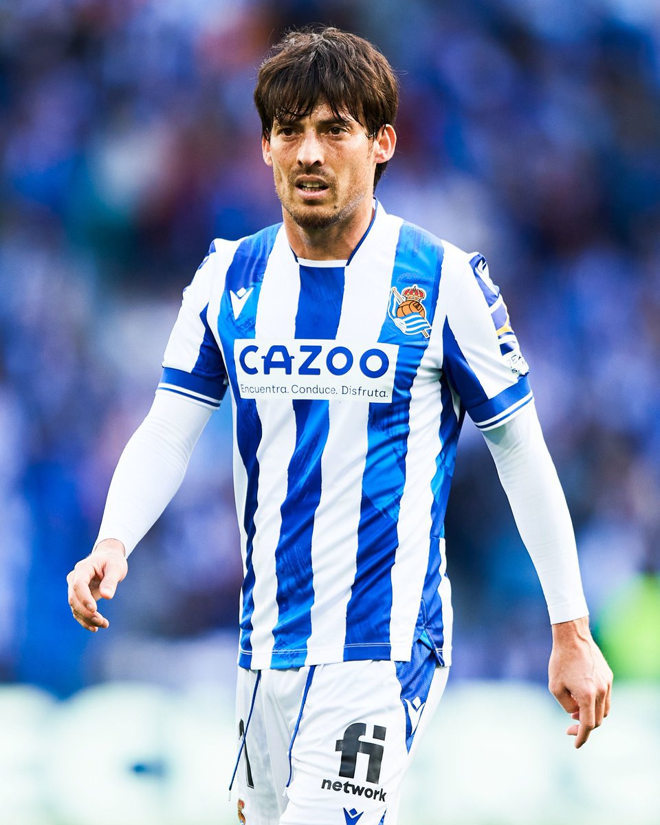 DeadlineDayLive's tweet photo. 🚨 OFFICIAL: David Silva has retired from football at the age of 37! He suffered an ACL injury in pre-season and has decided to stop playing. 😔💔 https://t.co/JjMsHisGMH