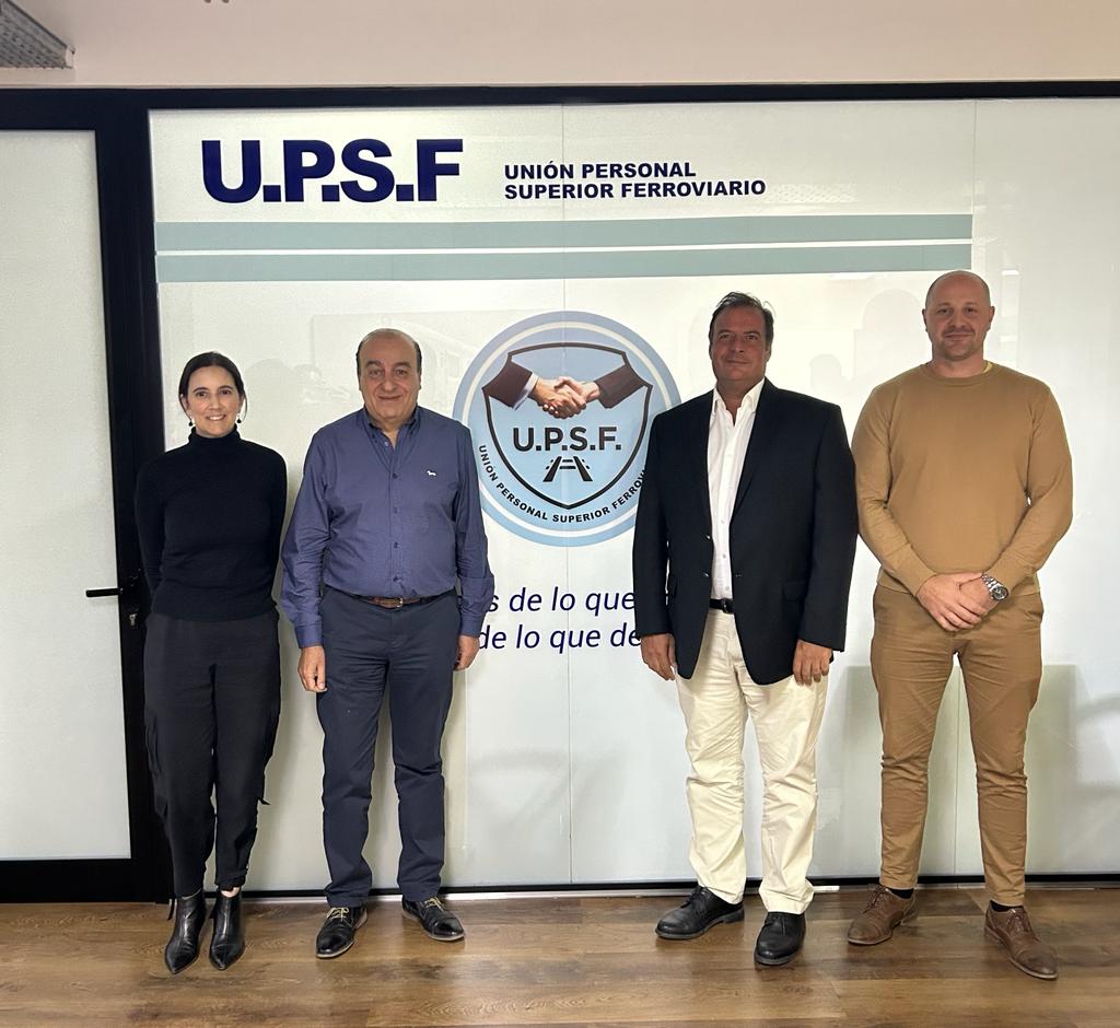 Marina Pérez (@arquimai) on Twitter photo Nos reunimos con los compañeros Carlos Neme y <a href="/juanmanuelroel/">Juan Manuel Roel</a> para dar el 1er paso desde <a href="/Upsf_ar/">upsf.com.ar</a> , en el camino de las representación de las y los trabajadores jerárquicos ferroviarios y portuarios. La unidad es el camino para el reconocimiento de derechos y mayores beneficios. Nos reunimos con los compañeros Carlos Neme y <a href="/juanmanuelroel/">Juan Manuel Roel</a> para dar el 1er paso desde <a href="/Upsf_ar/">upsf.com.ar</a> , en el camino de las representación de las y los trabajadores jerárquicos ferroviarios y portuarios. La unidad es el camino para el reconocimiento de derechos y mayores beneficios.