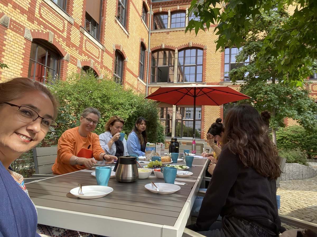 Heute in <a href="/laredberlin/">La Red</a> haben wir unser 1. Netzwerk-Frühstück mit unser #POSSIBLE Teilnehmerinnen. Es war eine tolle Runde.