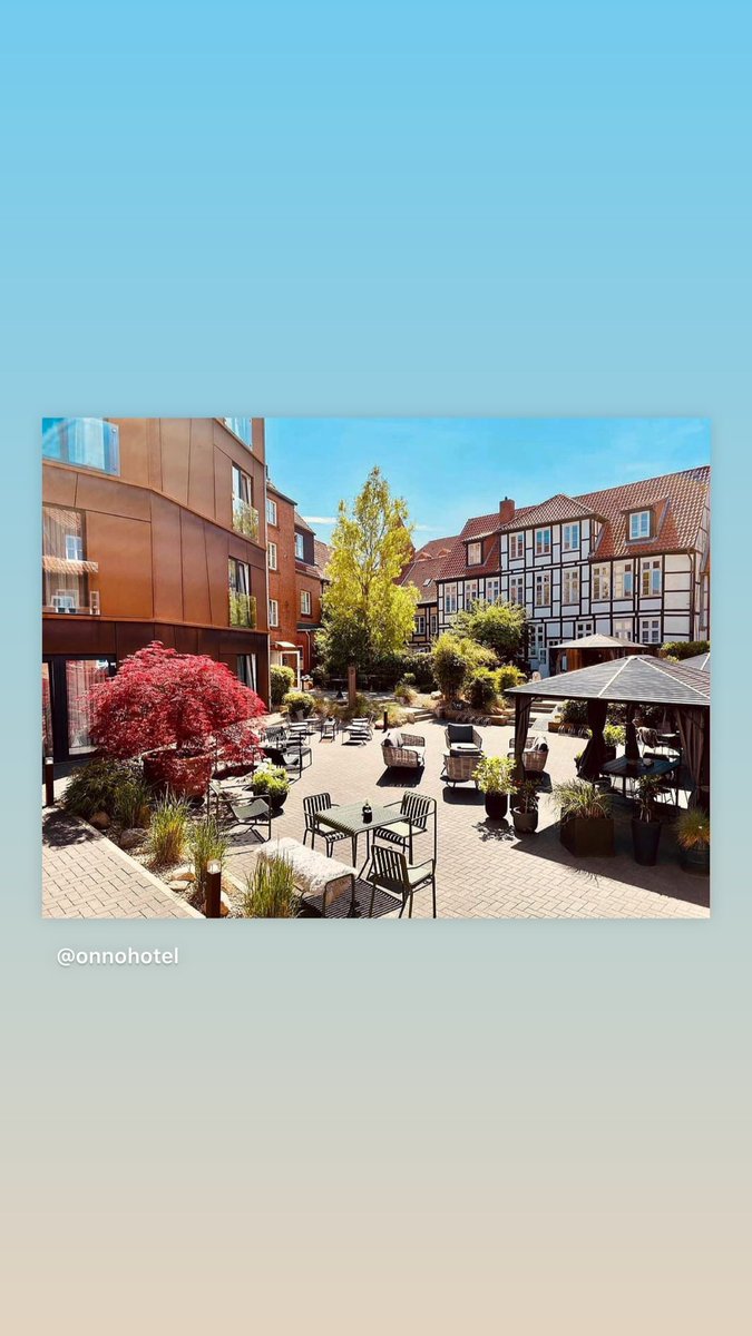 claasma's tweet photo. Live Konzert 🎵 in #rendsburg ! Jonny Möller &amp; Spielgefährten im @ONNOhotel - 28 Juli - Einlass 17.00 Uhr und Start 19.00 - Hut geht rum! #konzert #musicforfriends #innenstadtförderung #rendsburgimaufwind https://t.co/qVBVP9f2VA