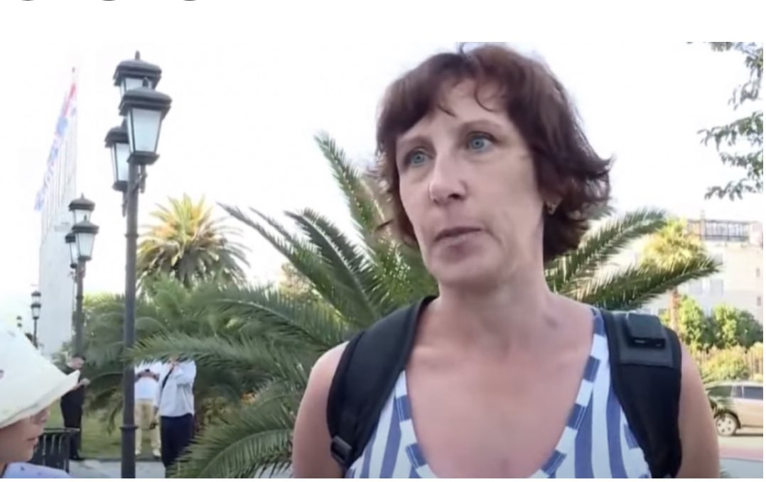 Russian tourists who just arrived in Batumi with the cruise ship say that Russia is not an occupier and Georgia was “some republic” of Russia: “We liberated Abkhazia from you. Russia helped Abkhazia to get rid of you”, “For us, everything is the Soviet Union, strong, united”.
