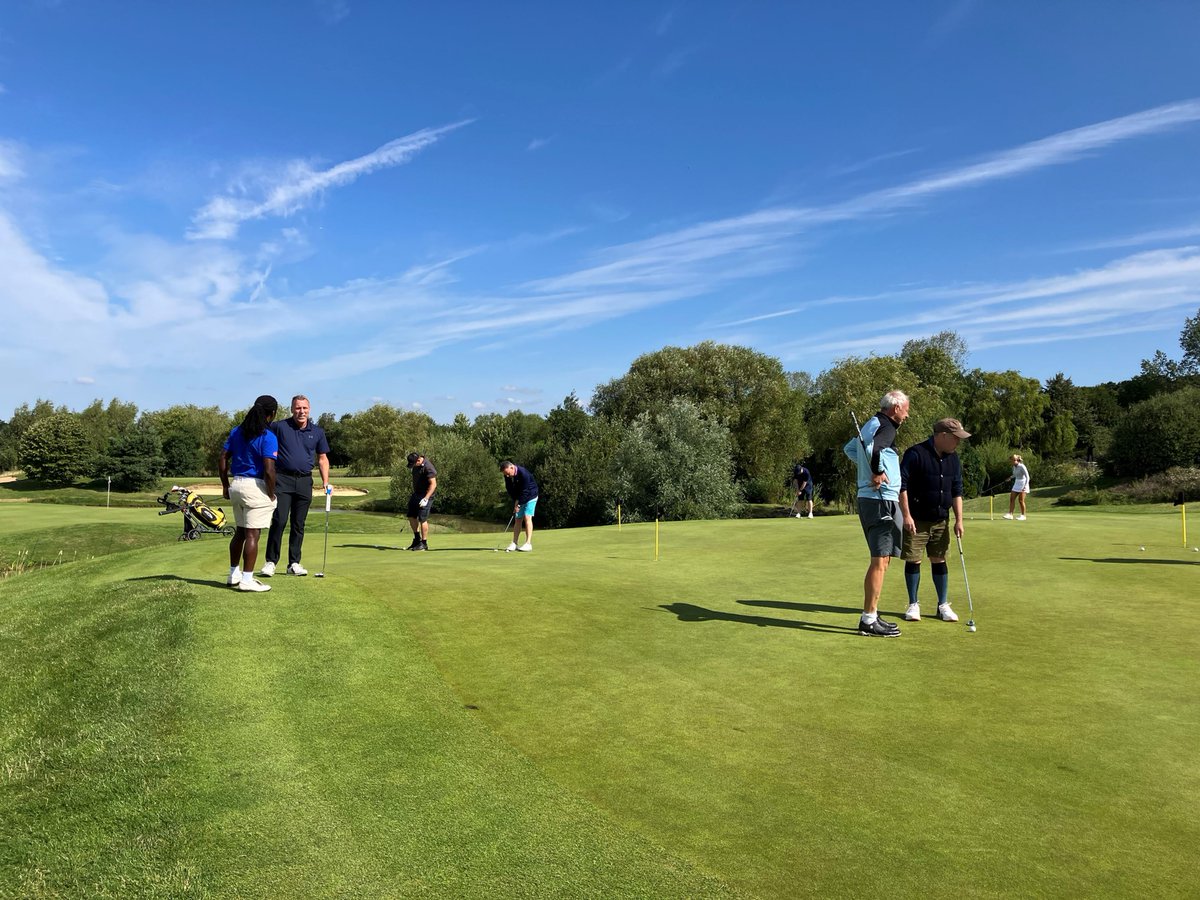 TheSocialGolfer.com tweet media