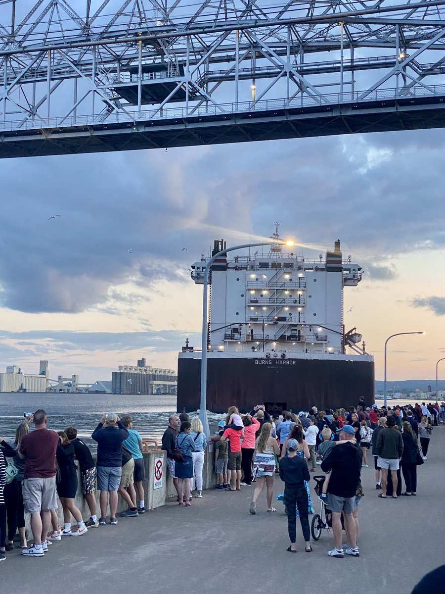 An absolutely classic #Minnesota #tradition ….watching 1,000 foot freighters going through the Duluth lift bridge. Would you dig seeing this? #lakesuperior #midwest #GreatLakes #familyfriendly #familytravel #walkingstickstravel #ships