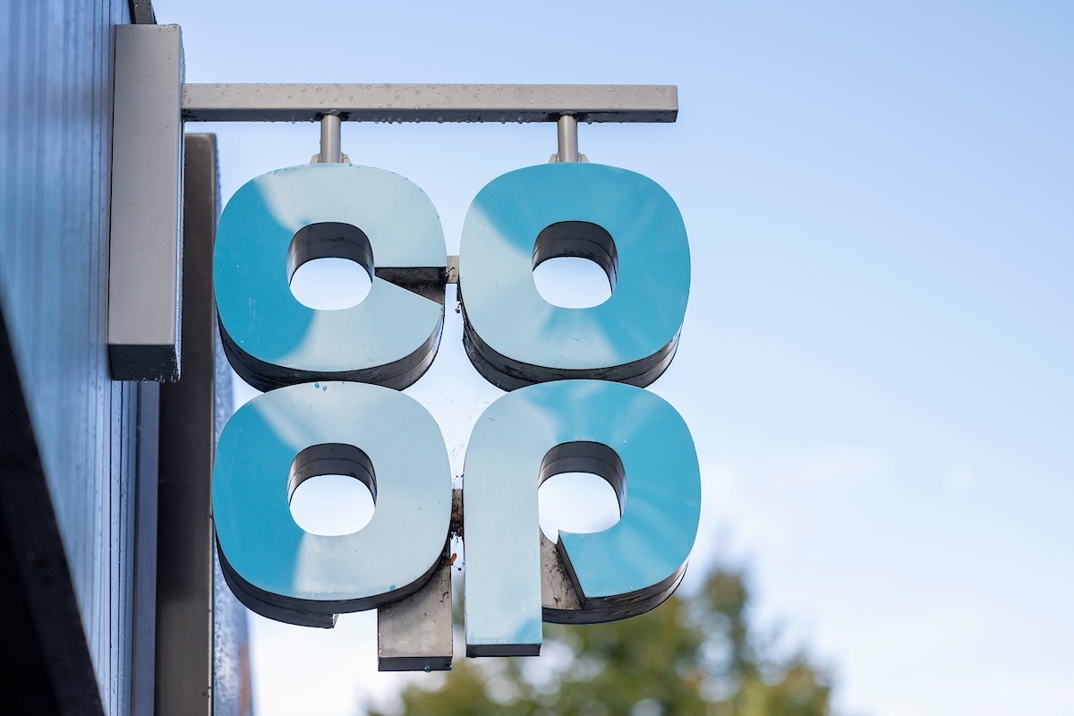 coopukpress's tweet photo. Retail crime surge - @coopuk reveals repeat &amp; prolific offenders and, local organised criminal gangs among the main drivers of offending - operating exempt from consequences with a 'freedom to loot' - You can read more here: https://t.co/oiveIqOHIZ https://t.co/WzcRa4Iwrd