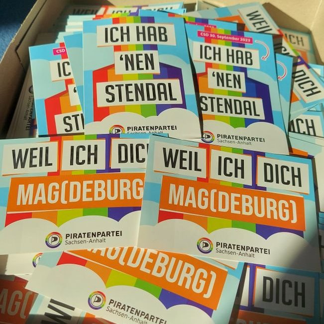 Piraten_LSA's tweet photo. Ihr könnt uns ruhig Meister der Wortspiele nennen😌
#csdmagdeburg #csdstendal https://t.co/SdDoUosa10