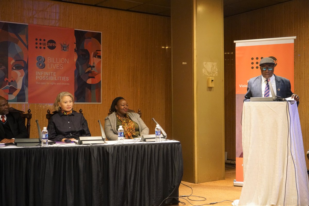UNFPA_Zimbabwe's tweet photo. @UNZimbabwe Resident Coordinator @EdwardKallon says in a world of #8Billion lives individuals can lead fulfilling & empowered lives when their rights & choices are recognised & congratulates #UNFPA for launch of #SWOP2023 #GenderEquality
#8BillionLivesInfinitePossibilities https://t.co/OgMP9VNC3t