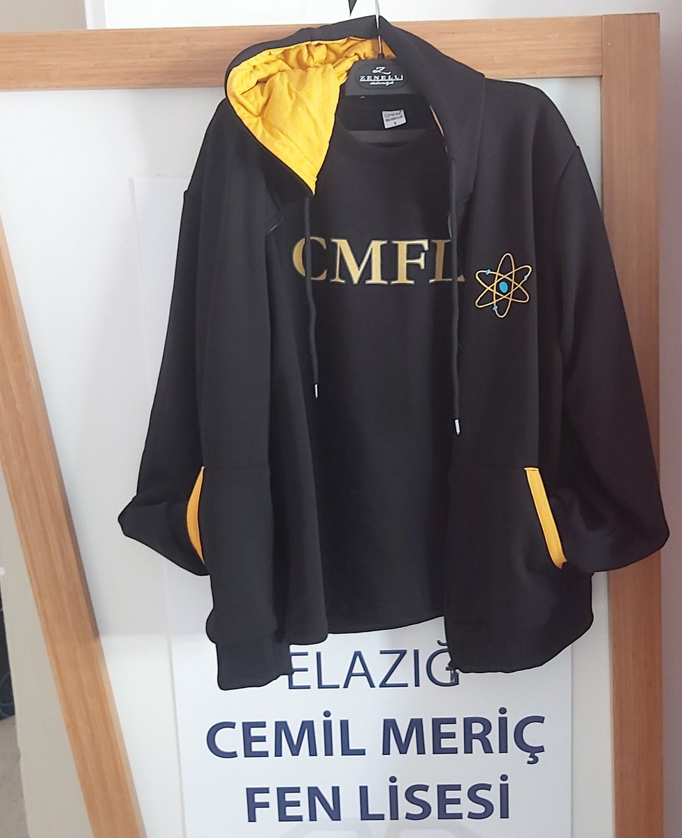 fen_cemil's tweet photo. Kıyafetlerimiz 😎 #VizyonerOkul
@mehmetyigitmem
@muratbalta06 
@elazigmem 
@OBirtekocak https://t.co/0nHhMD7a5O