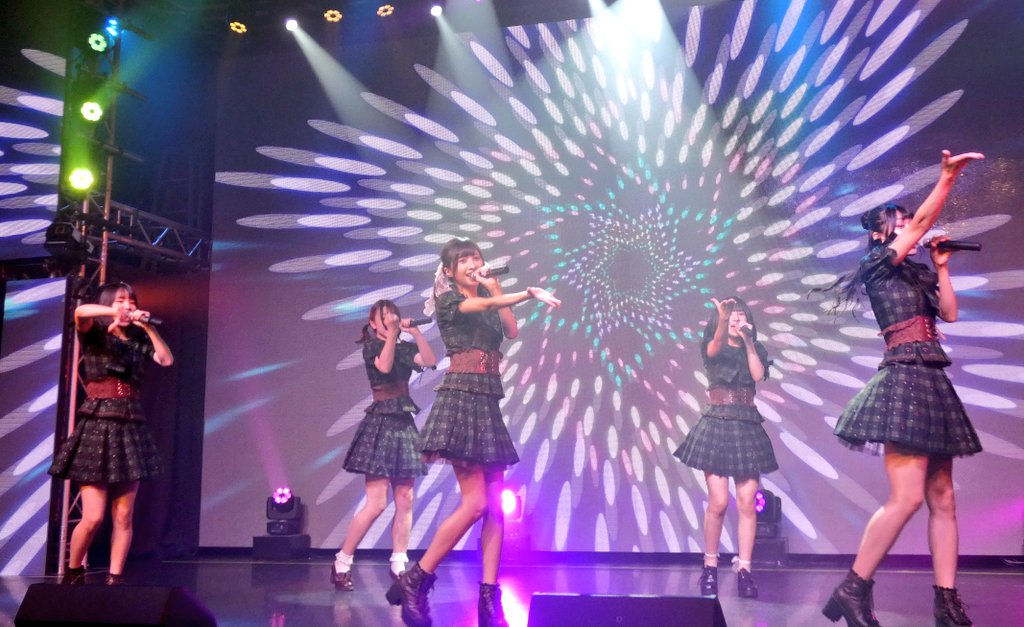 closs0219's tweet photo. 2022/07/26@キプリスモルホォ
「イルミネーション｣
白金高輪SELENEb2
(＊撮影許可ライブ) https://t.co/8HN4wp4UId
