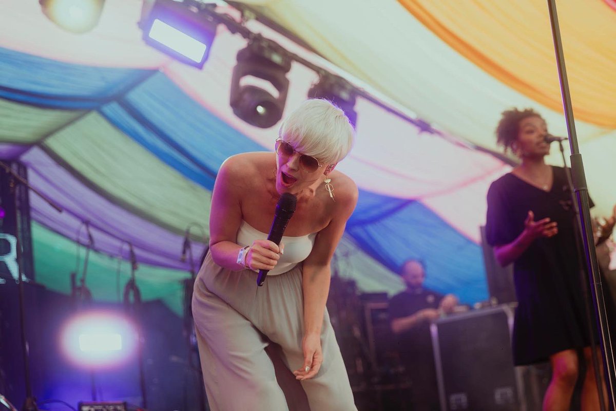 Mica_Millar's tweet photo. Had a fantastic time performing @mostly_jazz a couple of weeks ago! Thanks for having me ❤️

#mostlyjazz #soul #funk #birmingham #festival #micamillar #heavenknows #sennheiser #md435 https://t.co/iHE7giEcTB