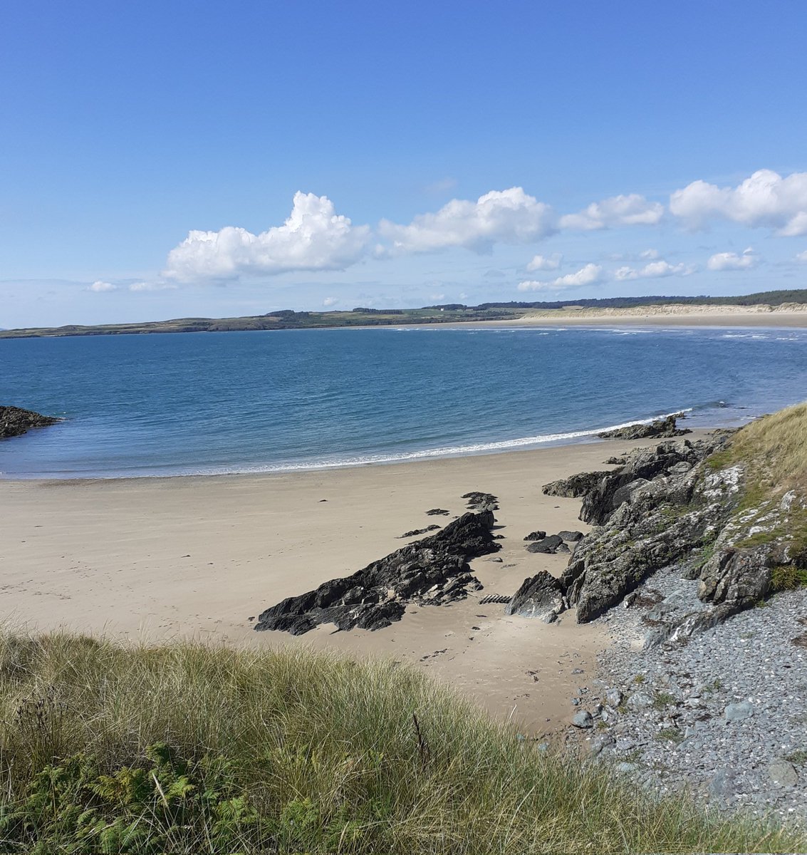 tosullivan06's tweet photo. Spectacular coastal walks on Anglesey #Llanddwyn #Penmon #Beaumaris https://t.co/HngVkzf8ga