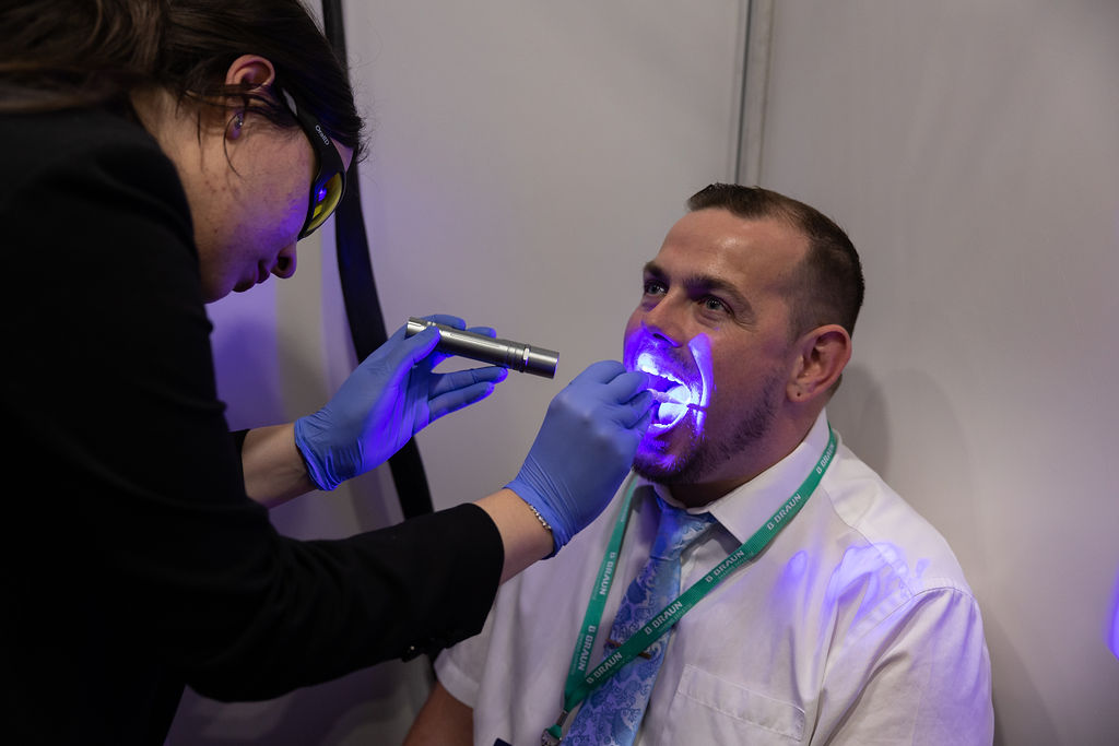 oncology_care's tweet photo. Today is #WorldHeadAndNeckCancerDay 💙

Early diagnosis can save lives. In partnership with @swallowsgroup, we're delighted to have offered oral screening at #OPC23 where 18% of volunteers were referred for further investigation. Read the full report 👉 https://t.co/VEHMrp821G https://t.co/L0o7t2a16X