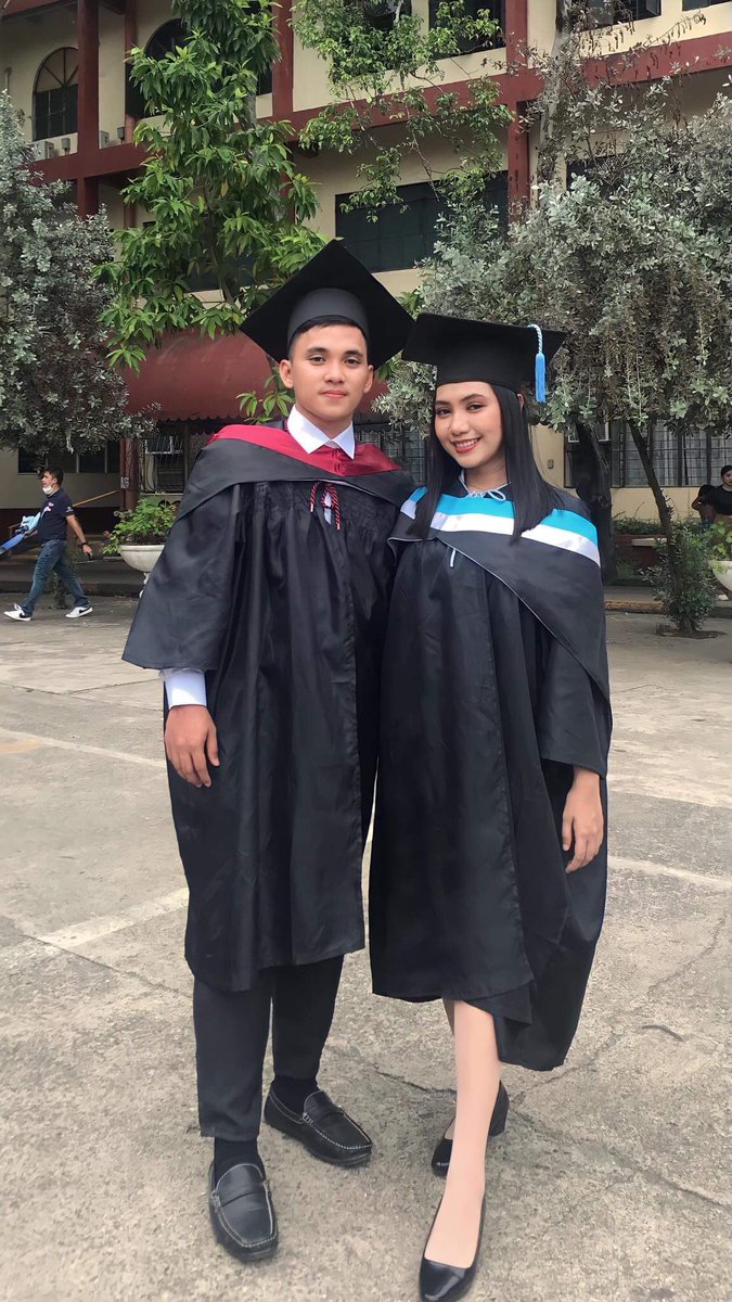 itsrenrengoaway's tweet photo. 👨🏻‍🎓🤍👩🏻‍🎓 https://t.co/j654z75yrp