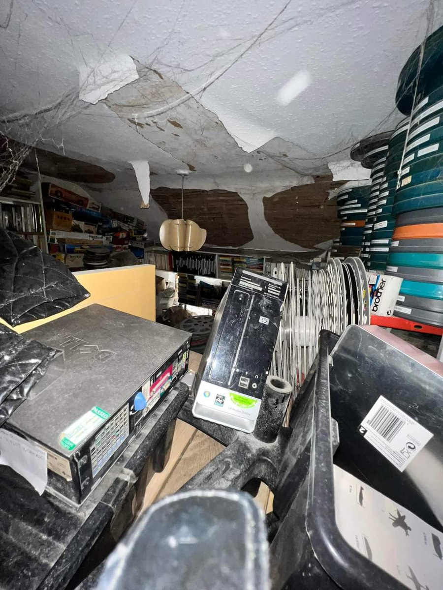 FoxOnFilms's tweet image. A before and after from a post I saw on Facebook. A sad tale of compulsive hoarding and council enforced clearence, but I see #16mm films! As curators we have visited sad sights like this before. Who knows what's on those reels but they look well looked after and labelled.