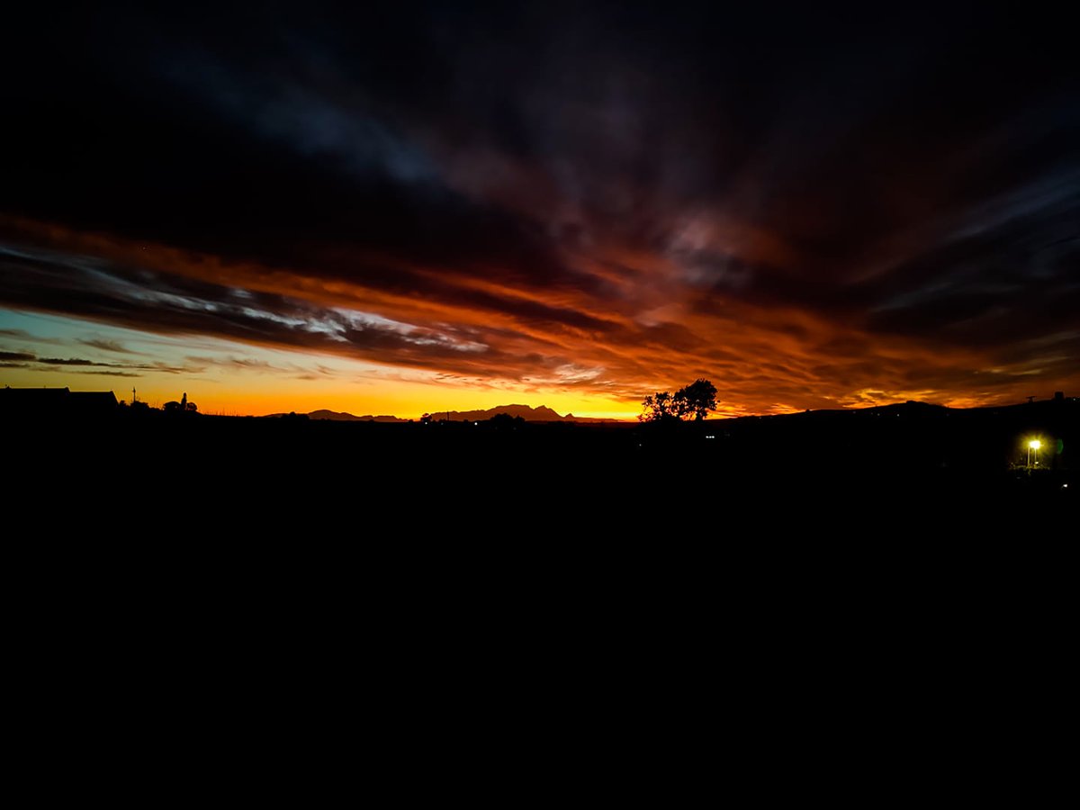 Xiaomi_ZA's tweet photo. It's time for #FridayFeatured, and this week we're showing off our Mi Fan's POV! Views on Views! We are truly grateful to have such amazing fans by our side . To be featured, participate in our posts and you can be featured too.#XiaomiZA #XiaomiImagery https://t.co/uHCuqW50P9