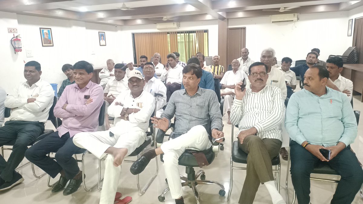 BJP4AhmedabadD's tweet photo. વિરમગામ apmc  હોલ ખાતે કિસાન સમૃદ્ધિ કેન્દ્ર નો વડાપ્રધાન શ્રી નરેન્દ્રભાઈ નો કિસાન સન્માનનિધિ નો  કાર્યક્રમ યોજાયો. આ કાર્યક્રમ માં ન્યૂ ખરીદ વેચાણ સંઘ લી ના ચેરમેનશ્રી અને જીલ્લા ભાજપના મહામંત્રી શ્રી નવદીપસિંહ ડોડીયા.,APMC ના ચેરમેન સંગઠનના હોદ્દેદારો શ્રી ની હાજરીમાં યોજાયો https://t.co/caippMAaXD