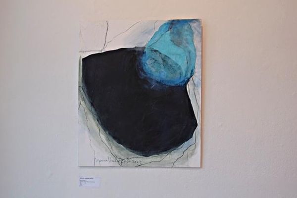 Blue on Black esillä Eva International Art Gallleryssa 6.8. asti. Pohj. Rautatiekatu 17, Hki #maijavanhatapio